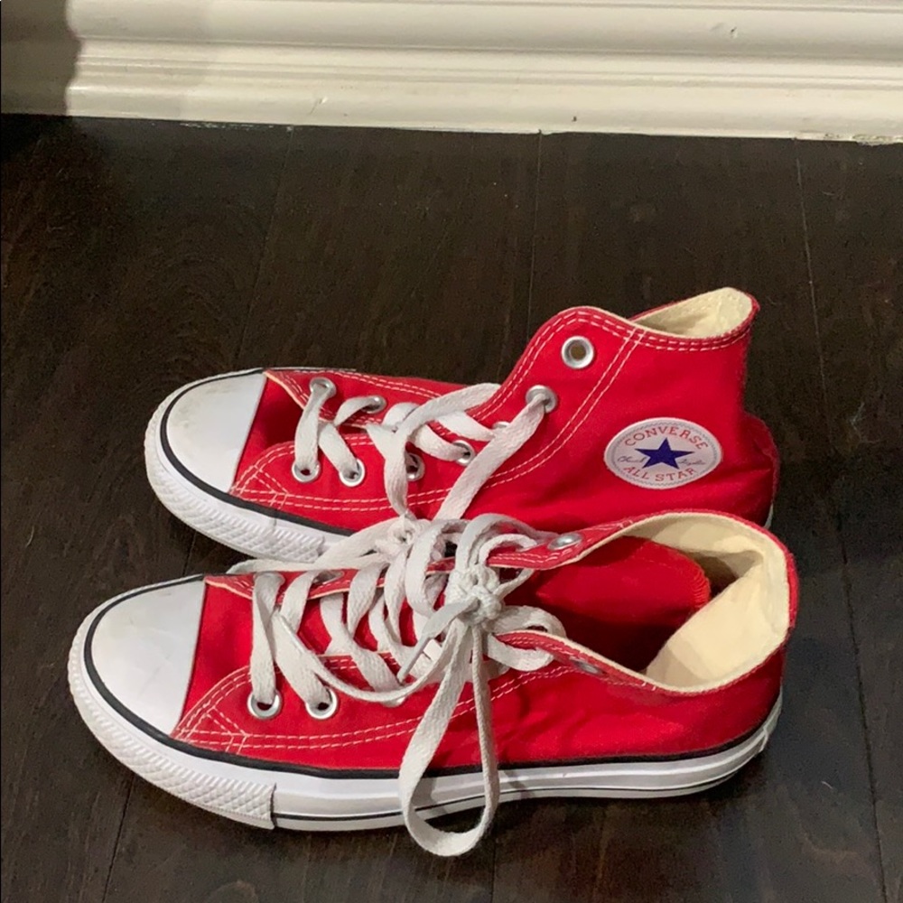 Converse - Picture 1 of 3